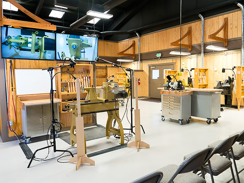 The instructor lathe with cameras and televisions.